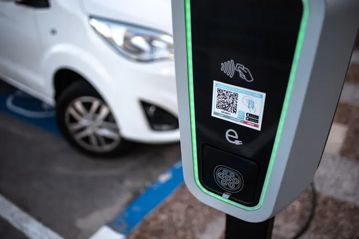 CAMBIO DE MATRIZ ENERGÉTICA - Primer vehículo eléctrico en el Sector del Transporte Escolar
